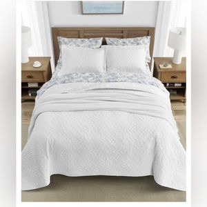 3 Pcs Reversible Full/Queen Quilt Set